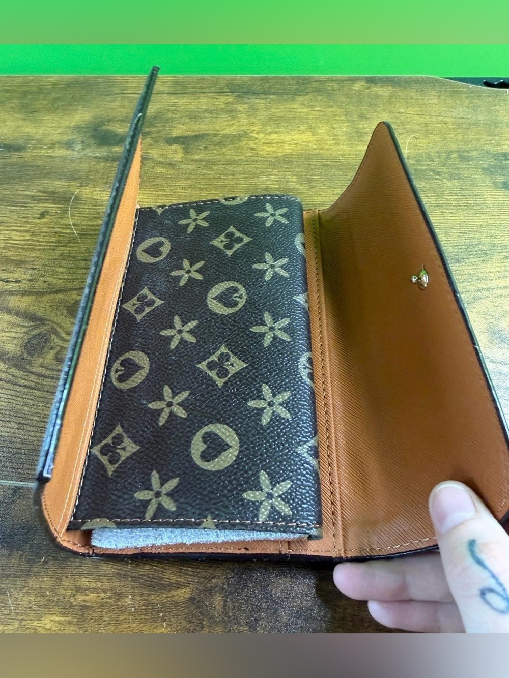 Brown Monogram-Pattern Envelope Styled Wallet - Picture 3 of 6
